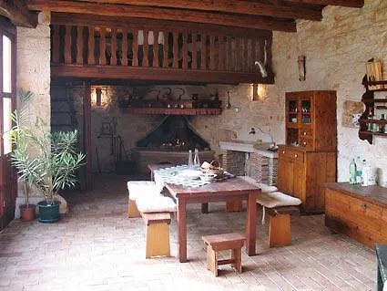 Stancija Mihetini Tatil Evi Tinjan