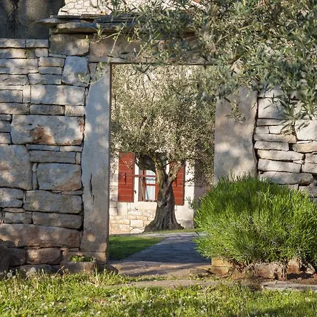 Stancija Mihetini Tatil Evi Tinjan
